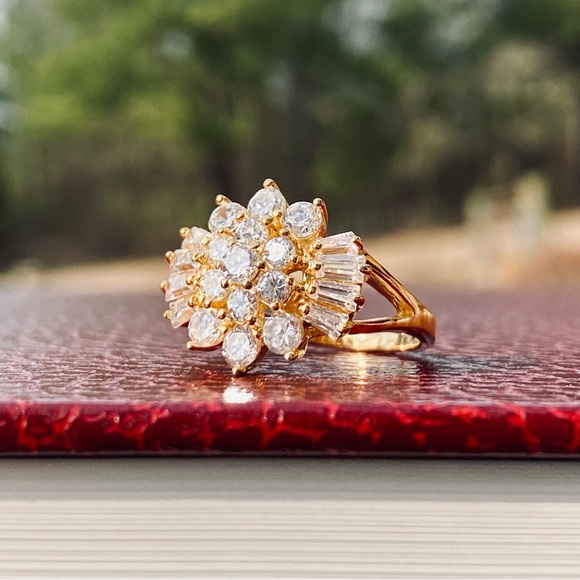 Vintage Gold and Silver Sparkle Ring - Picture 2 of 8